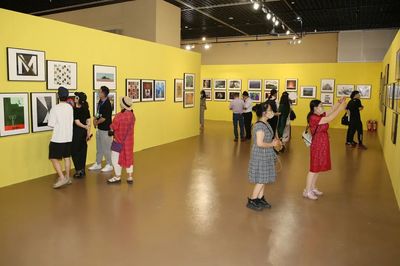 第28届全国摄影艺术展览在临海盛大开幕，承办展览展示活动展现时代光影