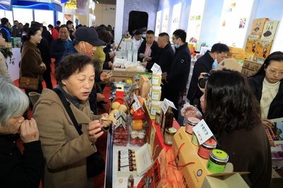 江苏330种名特优农产品惊艳展销，春茶竹笋小龙虾成亮点